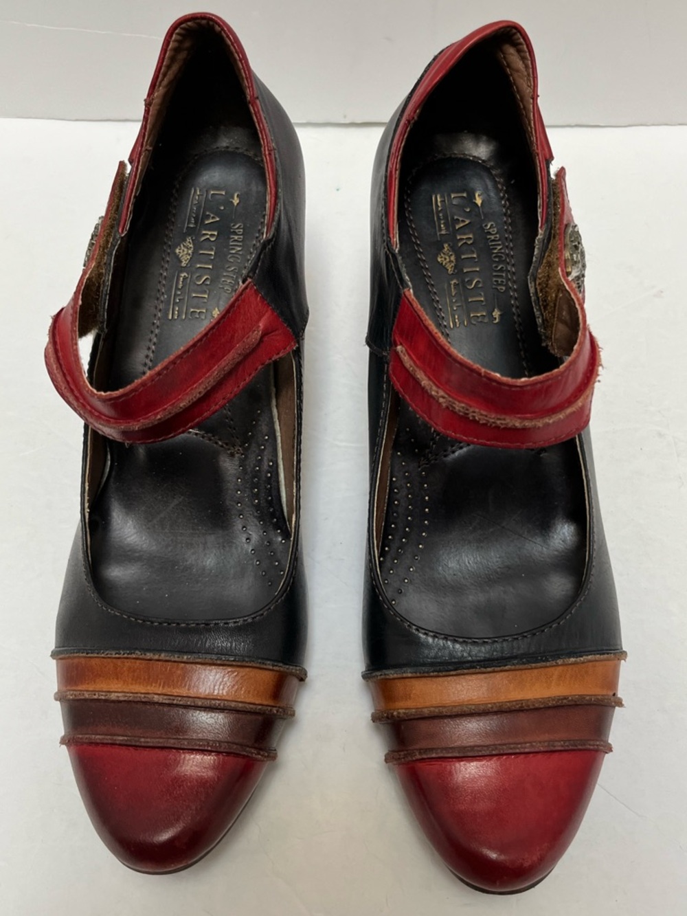 🔆L'Artiste Black Multi Color
Leather Pump size is 9.5-10/EU41